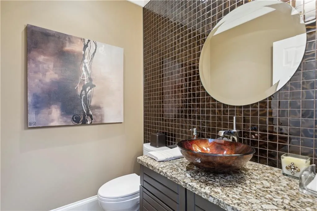 325 Park Glen Point, Sandy Springs, Georgia 30327, 5 Bedrooms Bedrooms, ,4 BathroomsBathrooms,Residential,Sold,325 Park Glen Point,7194560