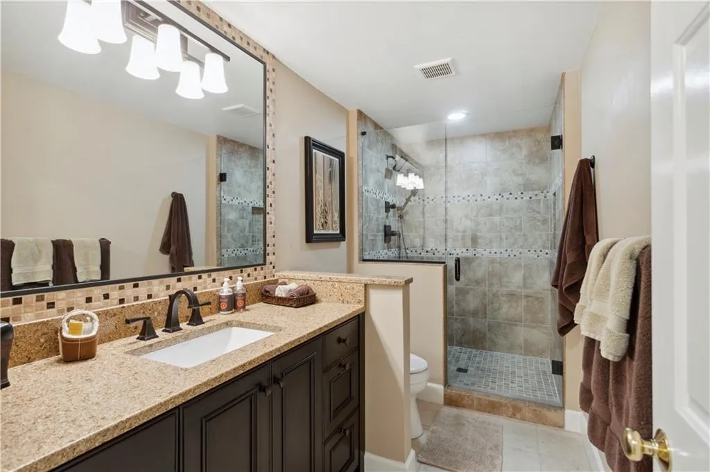 325 Park Glen Point, Sandy Springs, Georgia 30327, 5 Bedrooms Bedrooms, ,4 BathroomsBathrooms,Residential,Sold,325 Park Glen Point,7194560