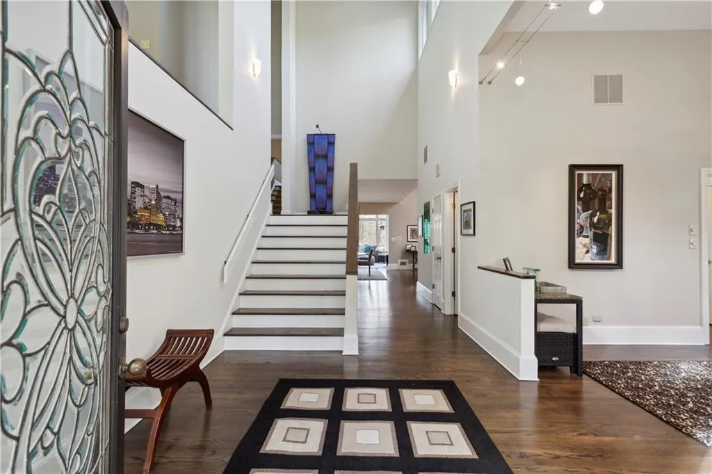 325 Park Glen Point, Sandy Springs, Georgia 30327, 5 Bedrooms Bedrooms, ,4 BathroomsBathrooms,Residential,Sold,325 Park Glen Point,7194560