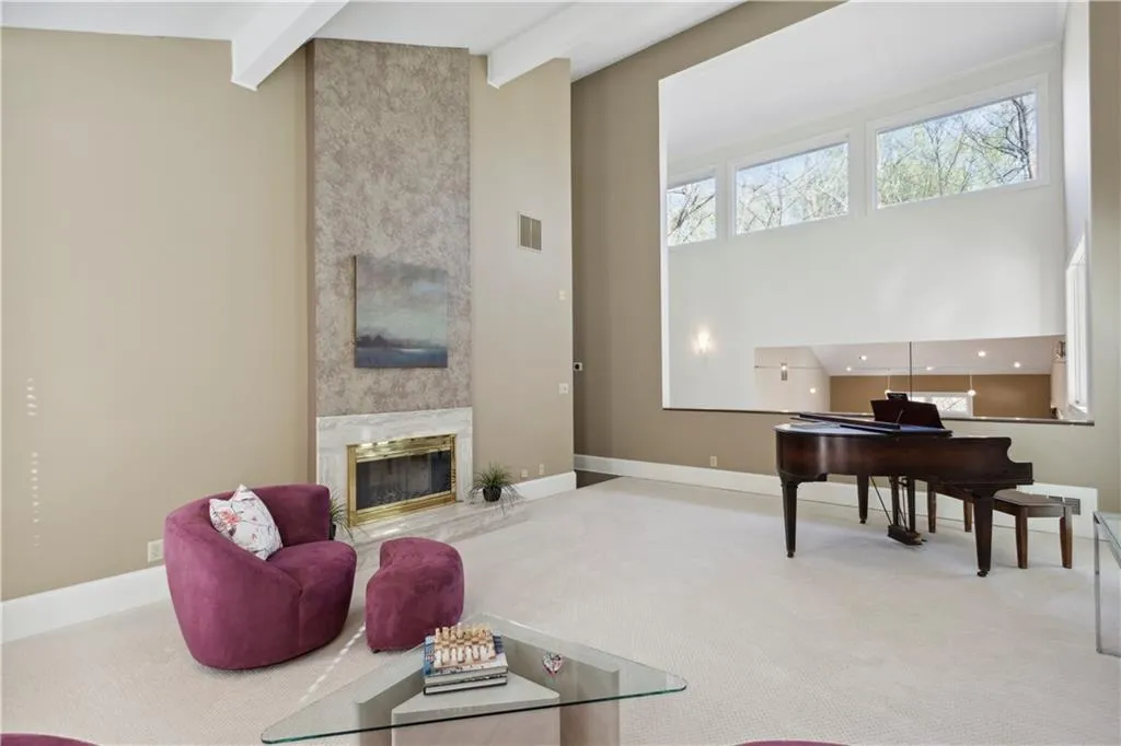 325 Park Glen Point, Sandy Springs, Georgia 30327, 5 Bedrooms Bedrooms, ,4 BathroomsBathrooms,Residential,Sold,325 Park Glen Point,7194560