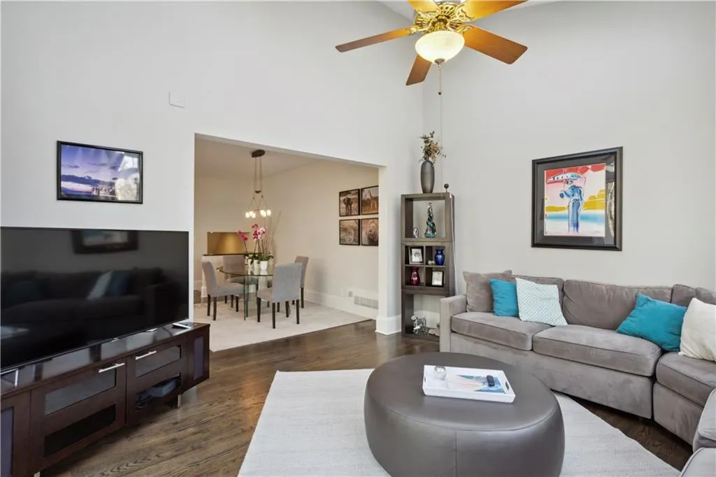 325 Park Glen Point, Sandy Springs, Georgia 30327, 5 Bedrooms Bedrooms, ,4 BathroomsBathrooms,Residential,Sold,325 Park Glen Point,7194560