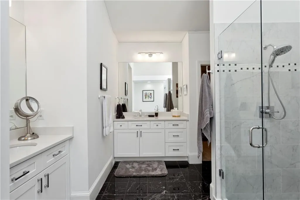 325 Park Glen Point, Sandy Springs, Georgia 30327, 5 Bedrooms Bedrooms, ,4 BathroomsBathrooms,Residential,Sold,325 Park Glen Point,7194560