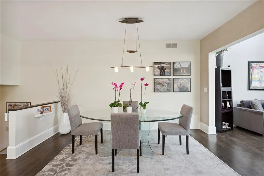 325 Park Glen Point, Sandy Springs, Georgia 30327, 5 Bedrooms Bedrooms, ,4 BathroomsBathrooms,Residential,Sold,325 Park Glen Point,7194560