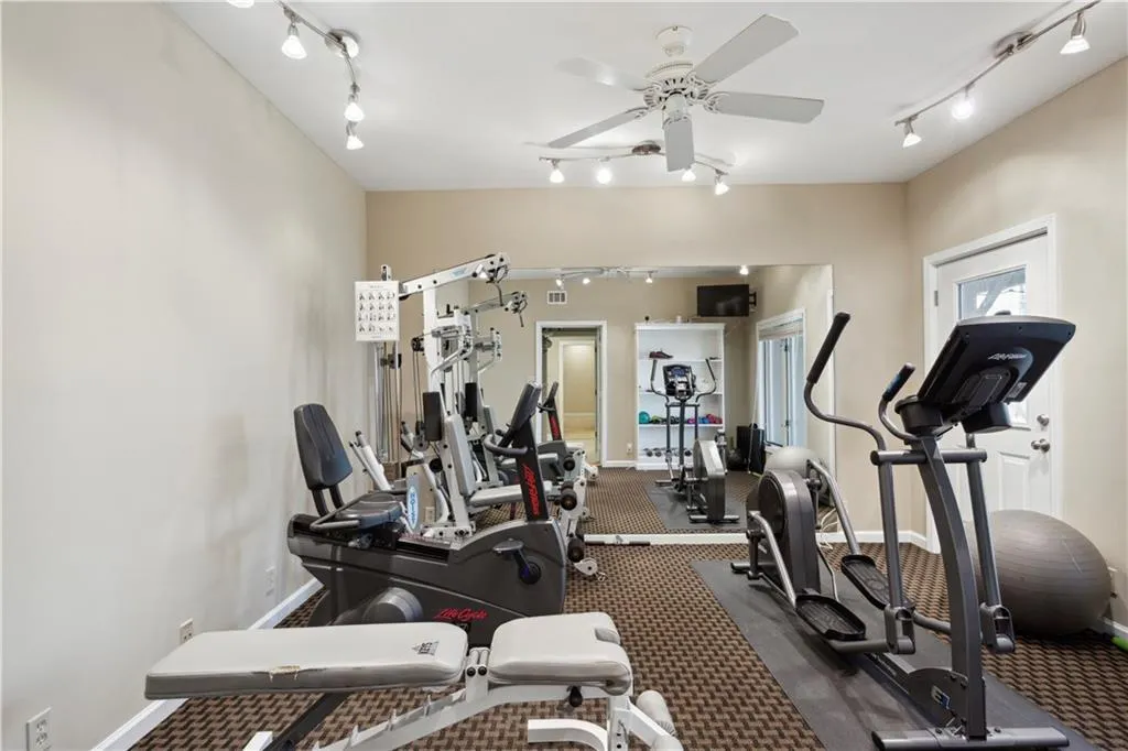 325 Park Glen Point, Sandy Springs, Georgia 30327, 5 Bedrooms Bedrooms, ,4 BathroomsBathrooms,Residential,Sold,325 Park Glen Point,7194560