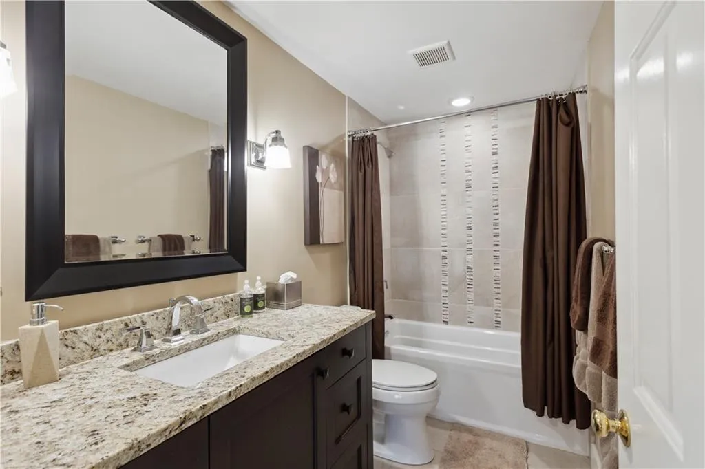 325 Park Glen Point, Sandy Springs, Georgia 30327, 5 Bedrooms Bedrooms, ,4 BathroomsBathrooms,Residential,Sold,325 Park Glen Point,7194560