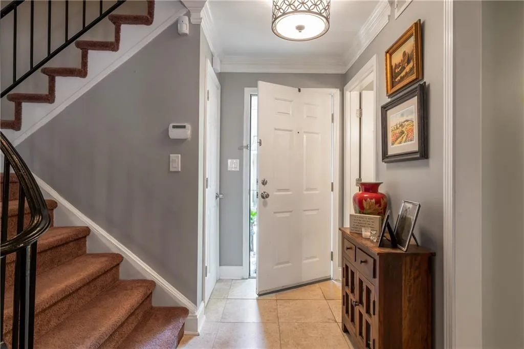 6980 Roswell Road Unit J6, Atlanta, Georgia 30328, 2 Bedrooms Bedrooms, ,2 BathroomsBathrooms,Residential,Sold,6980 Roswell Road Unit J6,6558958