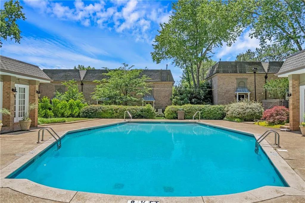6980 Roswell Road Unit J6, Atlanta, Georgia 30328, 2 Bedrooms Bedrooms, ,2 BathroomsBathrooms,Residential,Sold,6980 Roswell Road Unit J6,6558958