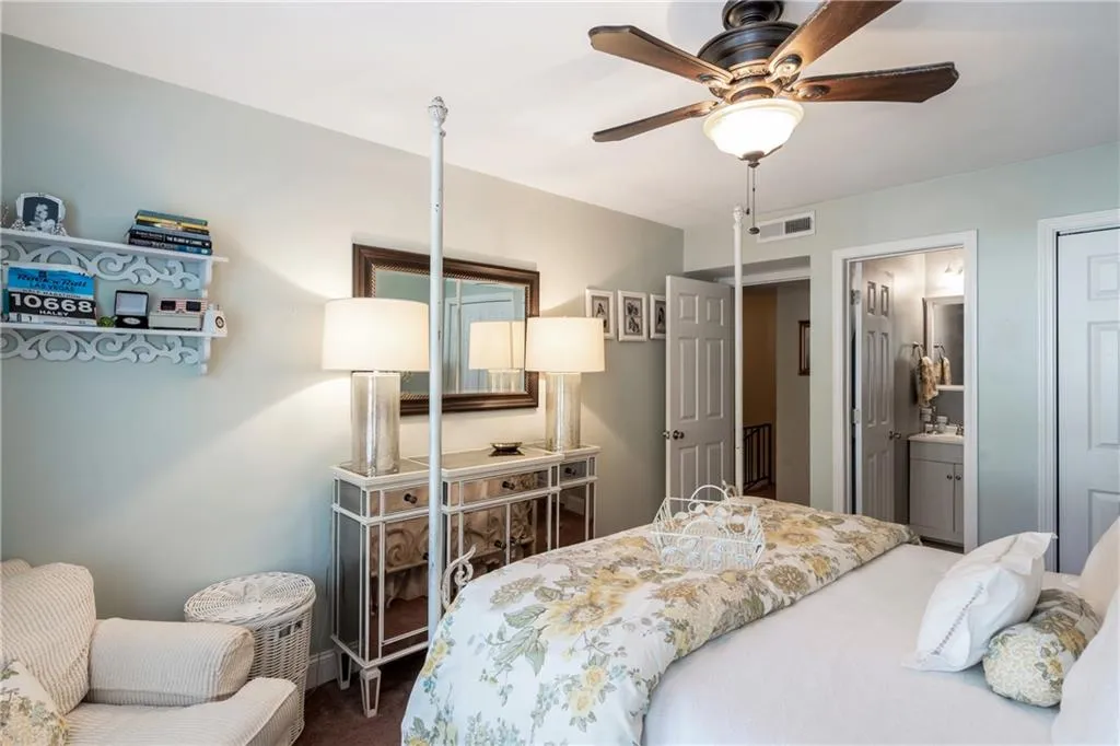 6980 Roswell Road Unit J6, Atlanta, Georgia 30328, 2 Bedrooms Bedrooms, ,2 BathroomsBathrooms,Residential,Sold,6980 Roswell Road Unit J6,6558958