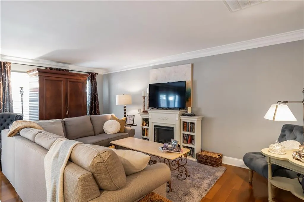 6980 Roswell Road Unit J6, Atlanta, Georgia 30328, 2 Bedrooms Bedrooms, ,2 BathroomsBathrooms,Residential,Sold,6980 Roswell Road Unit J6,6558958