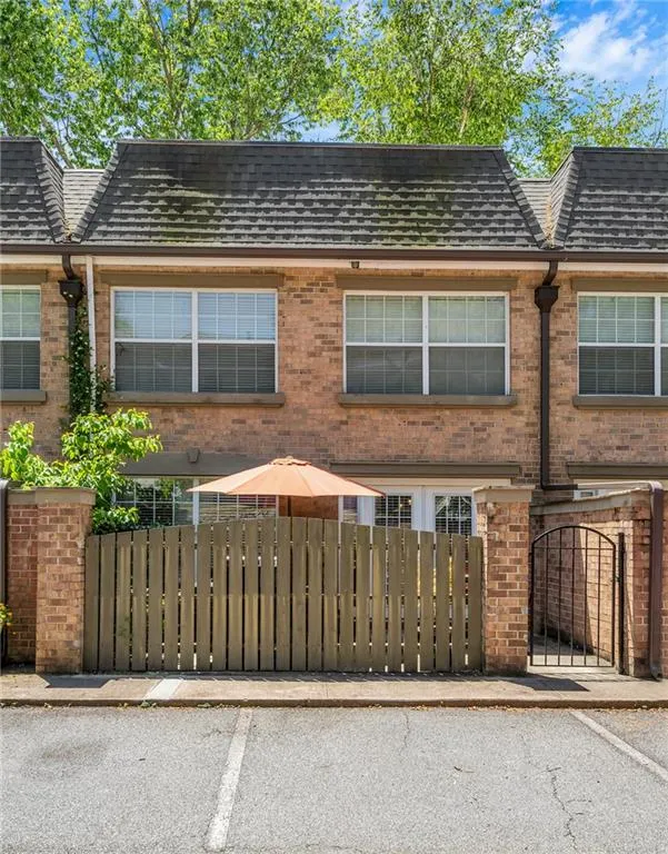 6980 Roswell Road Unit J6, Atlanta, Georgia 30328, 2 Bedrooms Bedrooms, ,2 BathroomsBathrooms,Residential,Sold,6980 Roswell Road Unit J6,6558958
