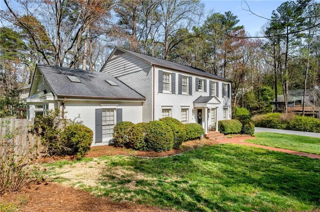 2955 Rhodenhaven Drive Nw, Atlanta, Georgia 30327, 4 Bedrooms Bedrooms, ,4 BathroomsBathrooms,Residential,Sold,2955 Rhodenhaven Drive Nw,7591244