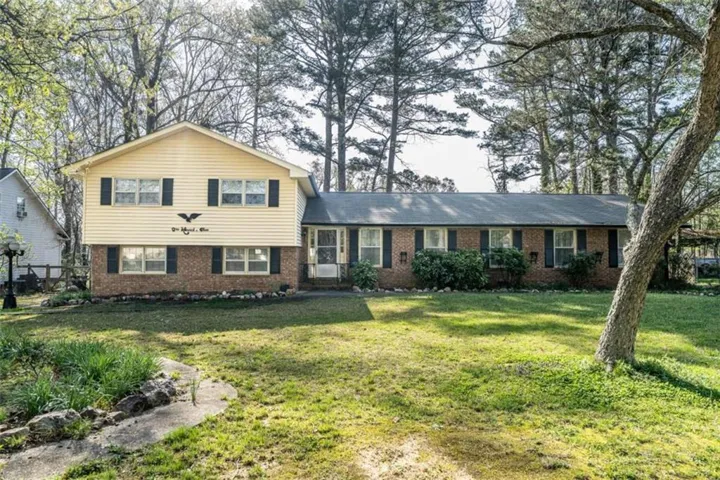 103 Rolling Oaks Drive, Rome, Georgia 30165