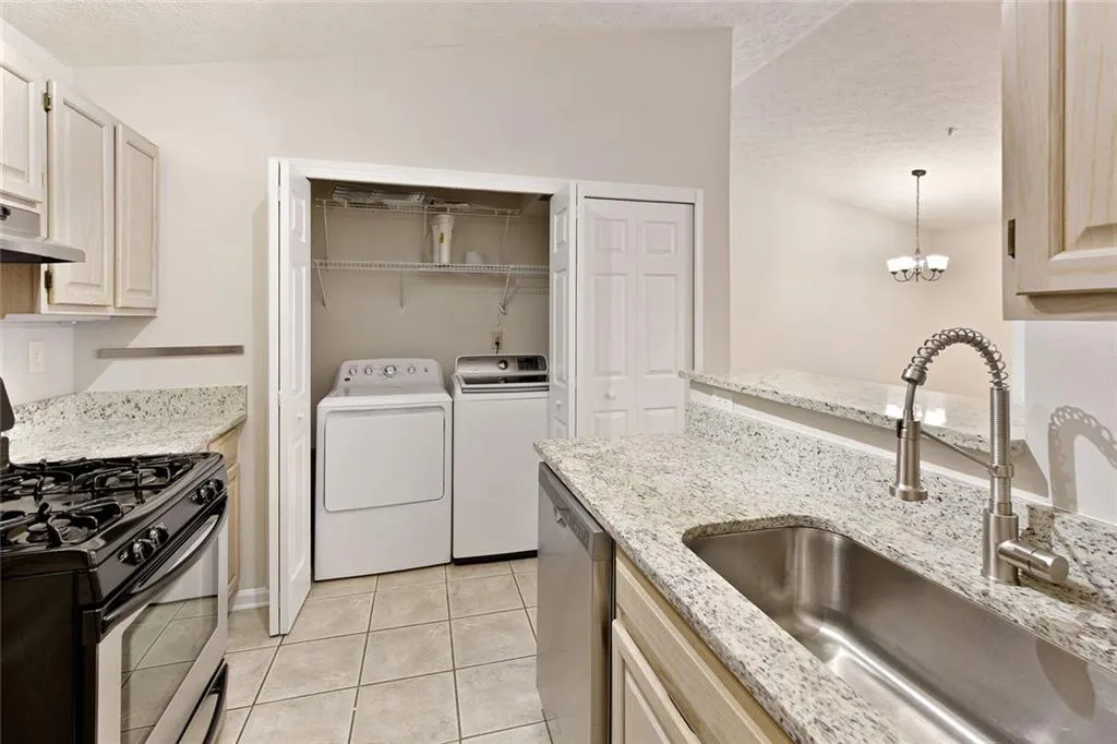 1450 Keys Crossing Drive Ne, Brookhaven, Georgia 30319, 2 Bedrooms Bedrooms, ,2 BathroomsBathrooms,Residential,For Sale,1450 Keys Crossing Drive Ne,7585225