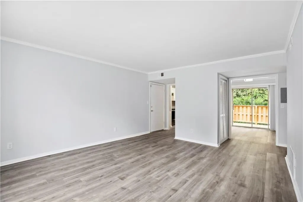 5646 Kingsport Drive, Sandy Springs, Georgia 30342, 2 Bedrooms Bedrooms, ,1 BathroomBathrooms,Residential,Sold,5646 Kingsport Drive,7090279