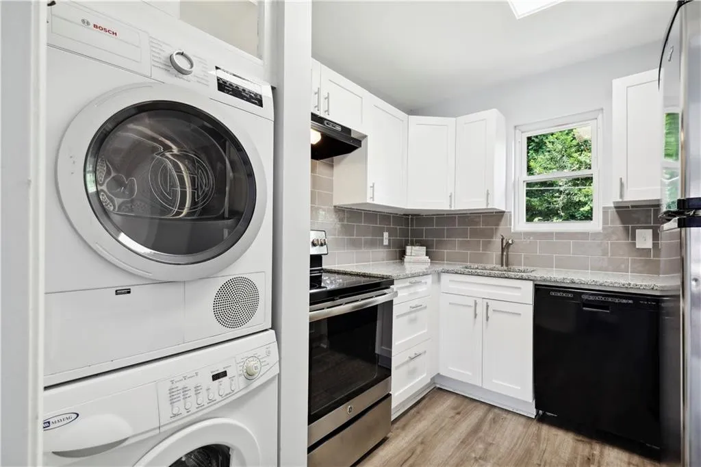 5646 Kingsport Drive, Sandy Springs, Georgia 30342, 2 Bedrooms Bedrooms, ,1 BathroomBathrooms,Residential,Sold,5646 Kingsport Drive,7090279