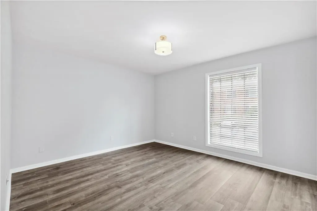 5646 Kingsport Drive, Sandy Springs, Georgia 30342, 2 Bedrooms Bedrooms, ,1 BathroomBathrooms,Residential,Sold,5646 Kingsport Drive,7090279