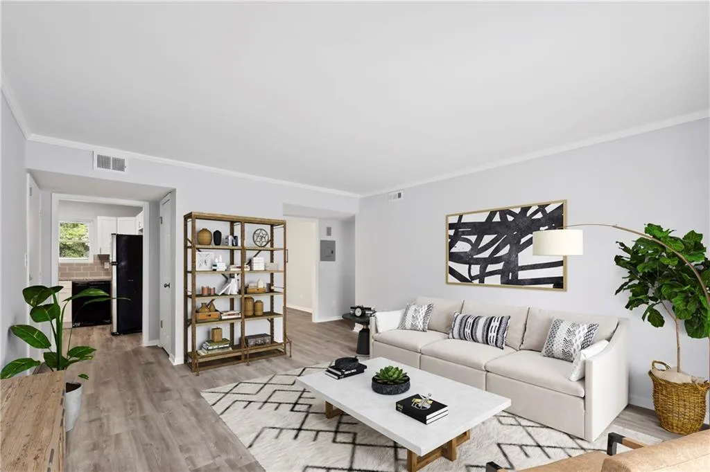 5646 Kingsport Drive, Sandy Springs, Georgia 30342, 2 Bedrooms Bedrooms, ,1 BathroomBathrooms,Residential,Sold,5646 Kingsport Drive,7090279