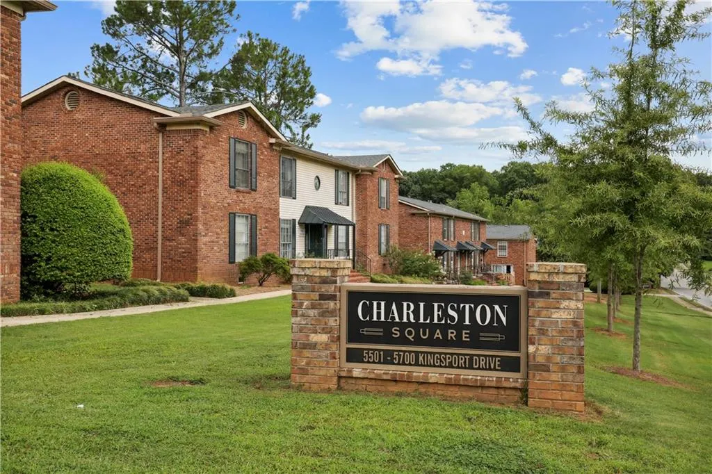 5646 Kingsport Drive, Sandy Springs, Georgia 30342, 2 Bedrooms Bedrooms, ,1 BathroomBathrooms,Residential,Sold,5646 Kingsport Drive,7090279