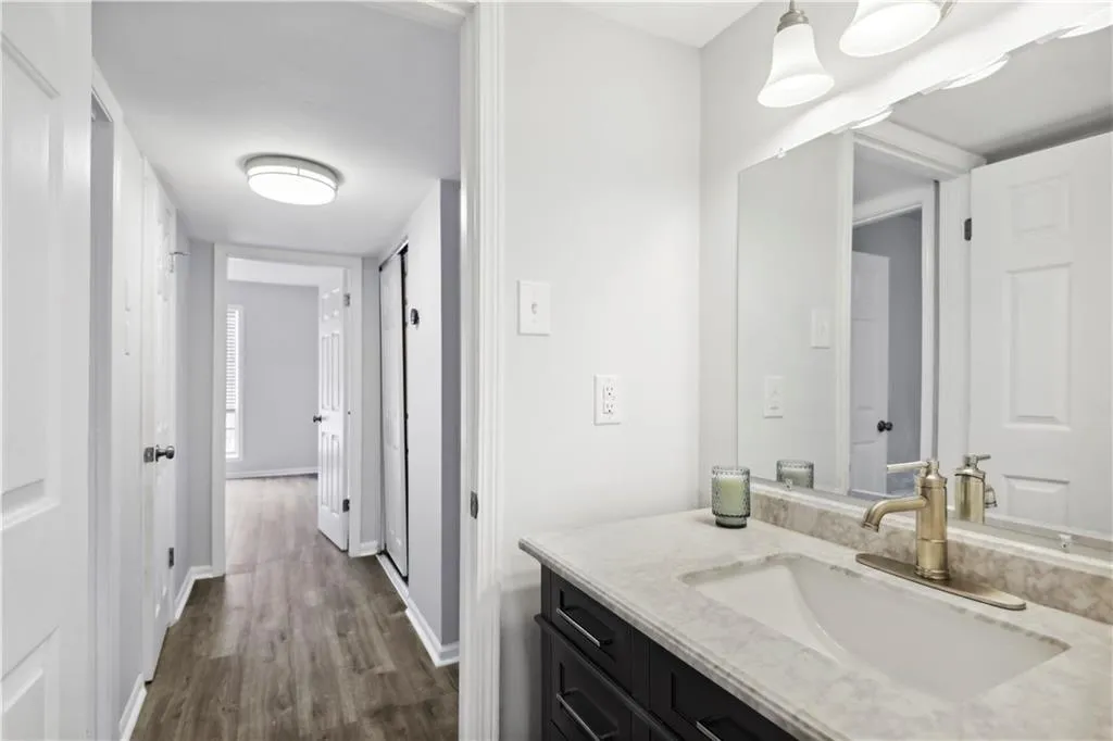 5646 Kingsport Drive, Sandy Springs, Georgia 30342, 2 Bedrooms Bedrooms, ,1 BathroomBathrooms,Residential,Sold,5646 Kingsport Drive,7090279