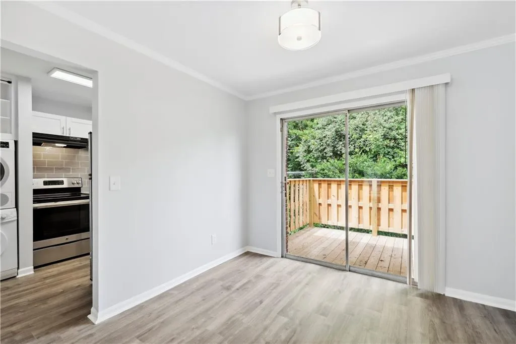 5646 Kingsport Drive, Sandy Springs, Georgia 30342, 2 Bedrooms Bedrooms, ,1 BathroomBathrooms,Residential,Sold,5646 Kingsport Drive,7090279