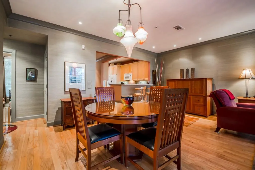 3101 Howell Mill Road Unit 205, Atlanta, Georgia 30327, 2 Bedrooms Bedrooms, ,2 BathroomsBathrooms,Residential,Sold,3101 Howell Mill Road Unit 205,5805075