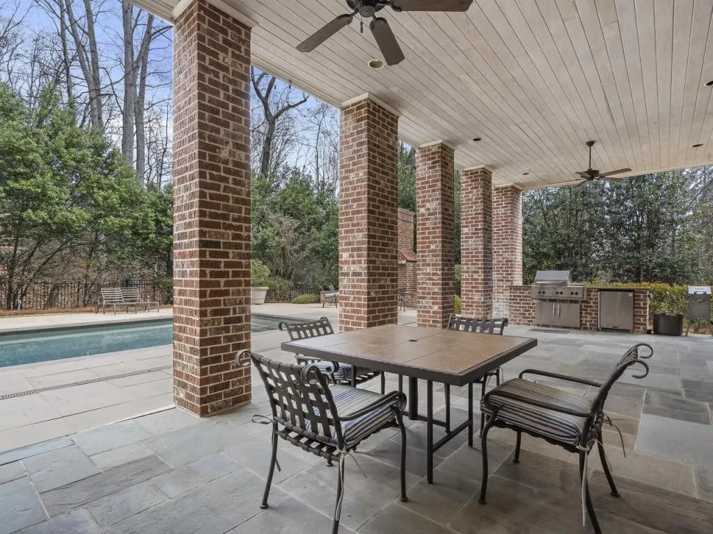565 Chestnut Rose Lane, Sandy Springs, Georgia 30327, 7 Bedrooms Bedrooms, ,7 BathroomsBathrooms,Residential,Sold,565 Chestnut Rose Lane,7389344