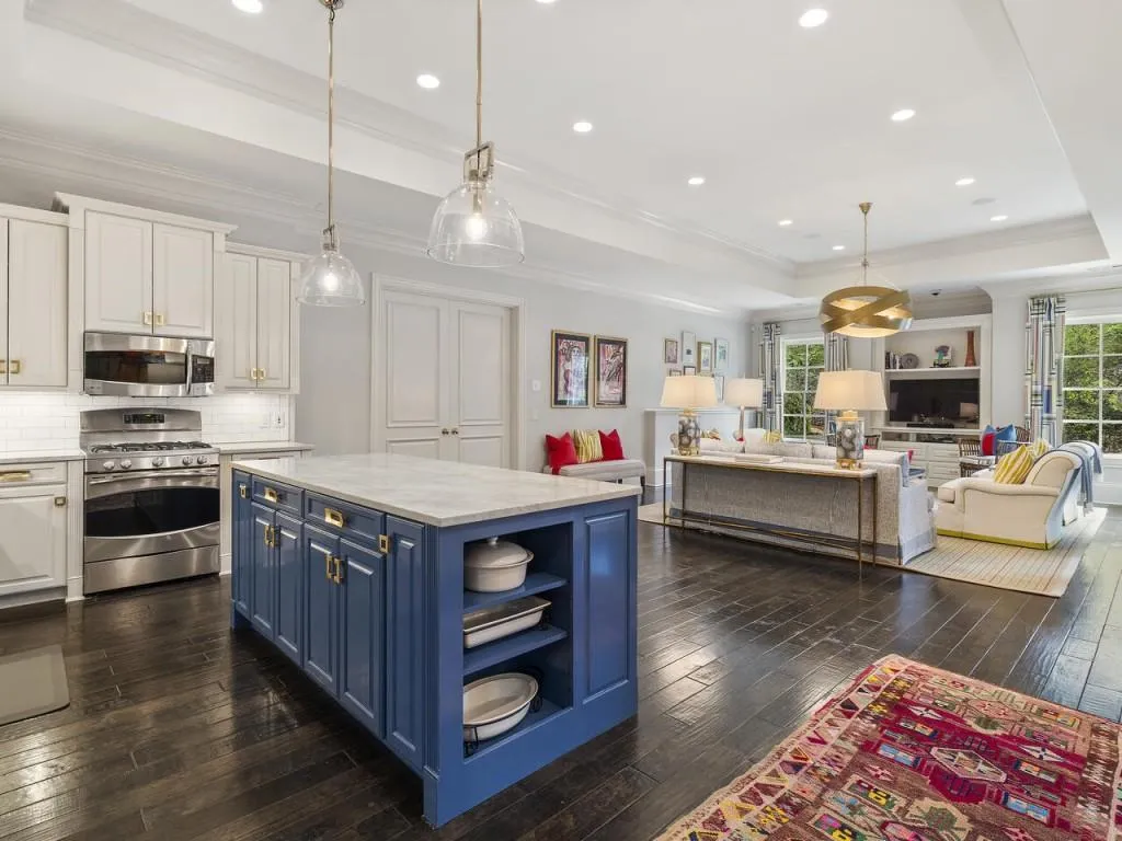 565 Chestnut Rose Lane, Sandy Springs, Georgia 30327, 7 Bedrooms Bedrooms, ,7 BathroomsBathrooms,Residential,Sold,565 Chestnut Rose Lane,7389344