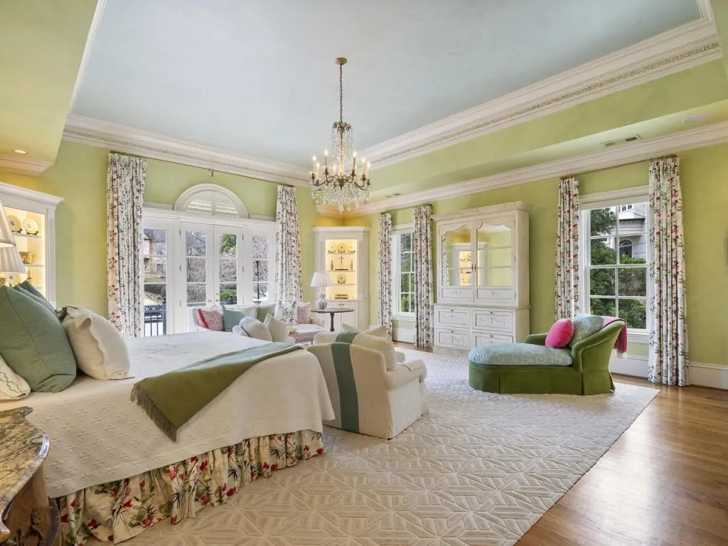 565 Chestnut Rose Lane, Sandy Springs, Georgia 30327, 7 Bedrooms Bedrooms, ,7 BathroomsBathrooms,Residential,Sold,565 Chestnut Rose Lane,7389344