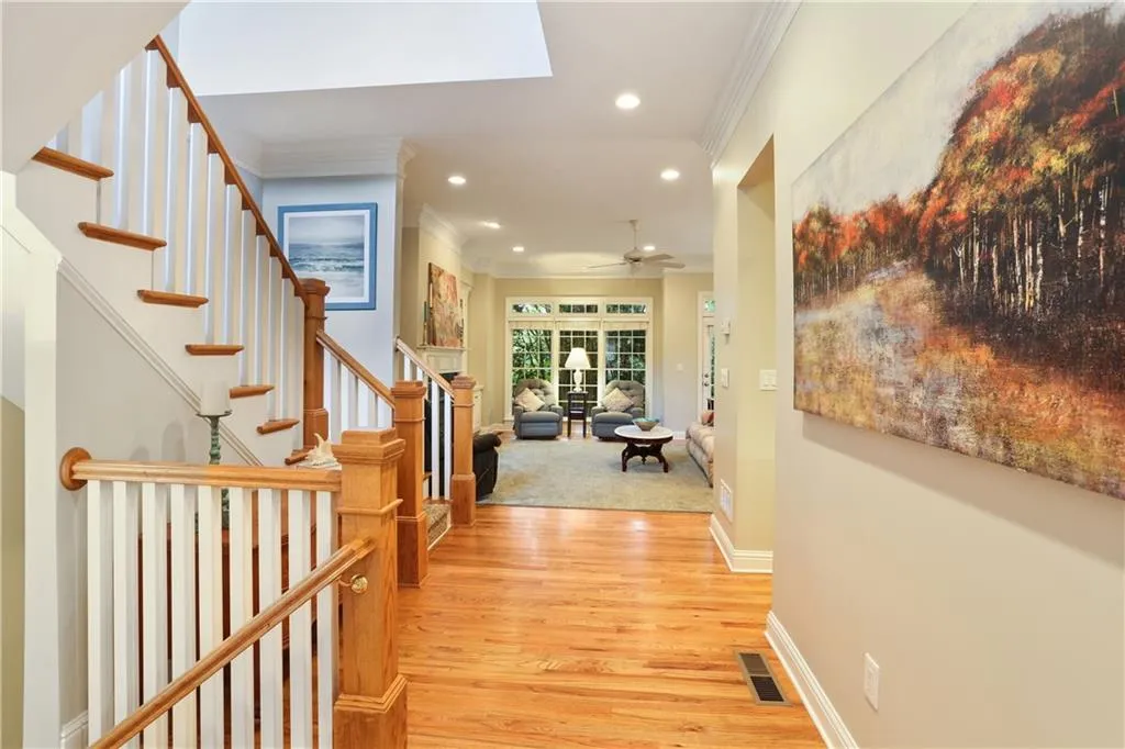 194 Meeting Lane, Atlanta, Georgia 30342, 4 Bedrooms Bedrooms, ,3 BathroomsBathrooms,Residential,Sold,194 Meeting Lane,6064612