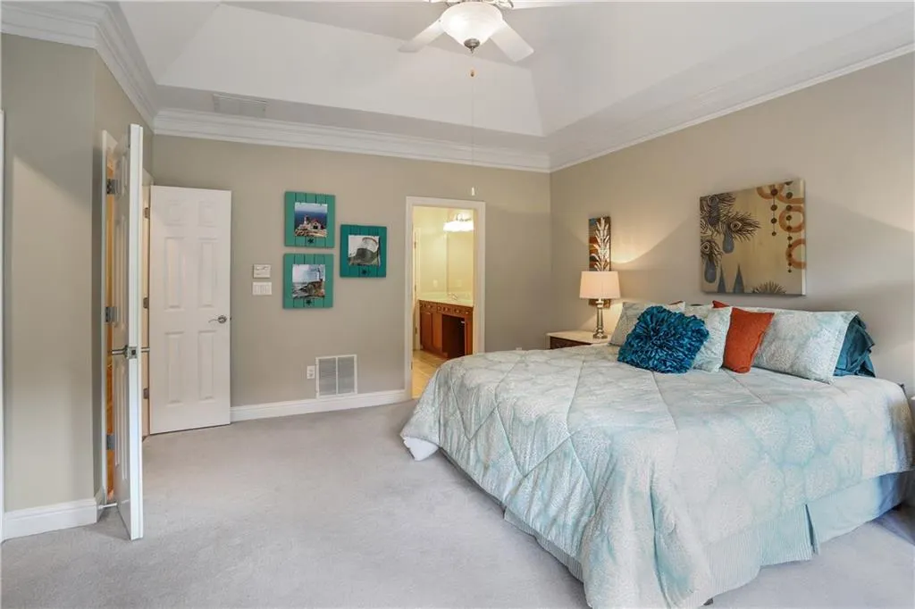 194 Meeting Lane, Atlanta, Georgia 30342, 4 Bedrooms Bedrooms, ,3 BathroomsBathrooms,Residential,Sold,194 Meeting Lane,6064612