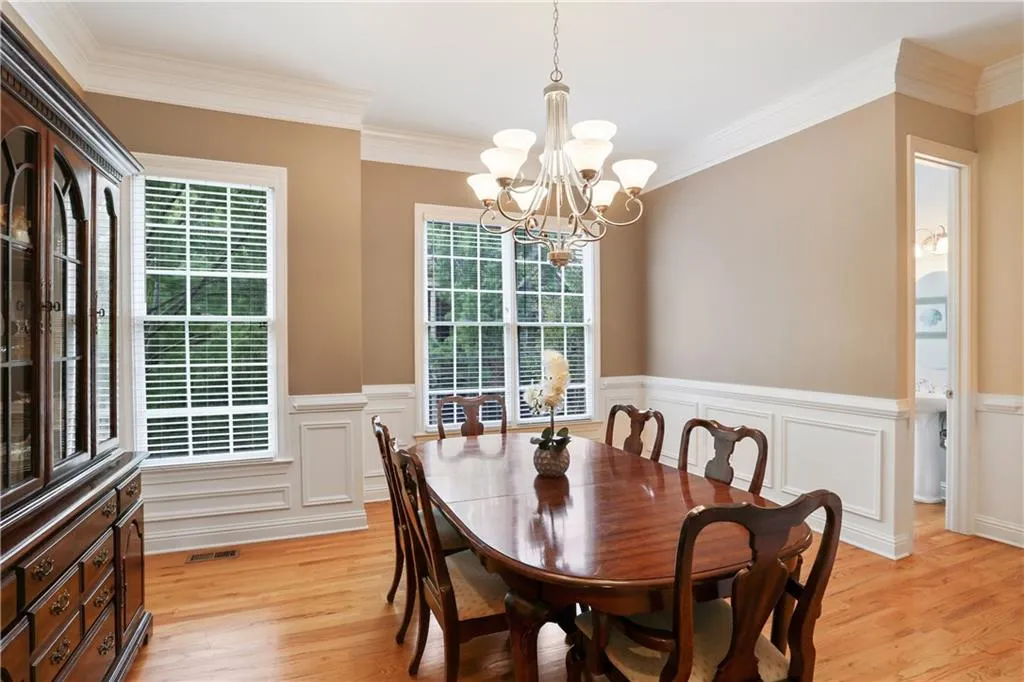 194 Meeting Lane, Atlanta, Georgia 30342, 4 Bedrooms Bedrooms, ,3 BathroomsBathrooms,Residential,Sold,194 Meeting Lane,6064612