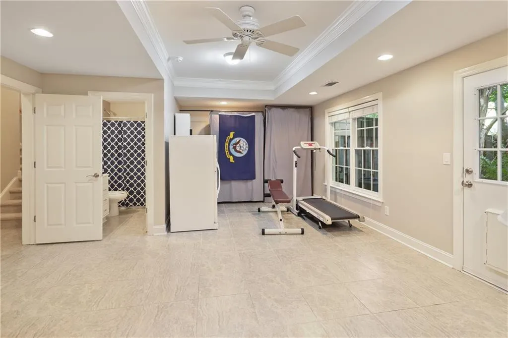 194 Meeting Lane, Atlanta, Georgia 30342, 4 Bedrooms Bedrooms, ,3 BathroomsBathrooms,Residential,Sold,194 Meeting Lane,6064612