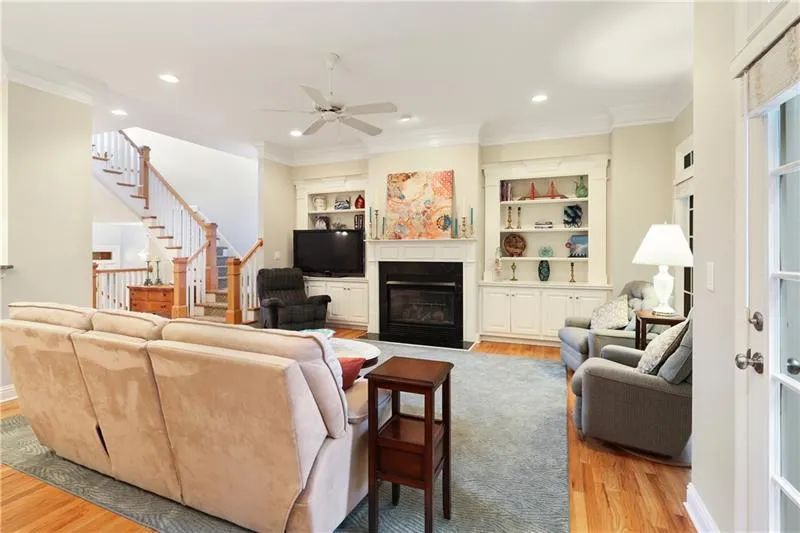 194 Meeting Lane, Atlanta, Georgia 30342, 4 Bedrooms Bedrooms, ,3 BathroomsBathrooms,Residential,Sold,194 Meeting Lane,6064612