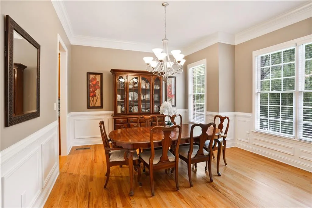 194 Meeting Lane, Atlanta, Georgia 30342, 4 Bedrooms Bedrooms, ,3 BathroomsBathrooms,Residential,Sold,194 Meeting Lane,6064612
