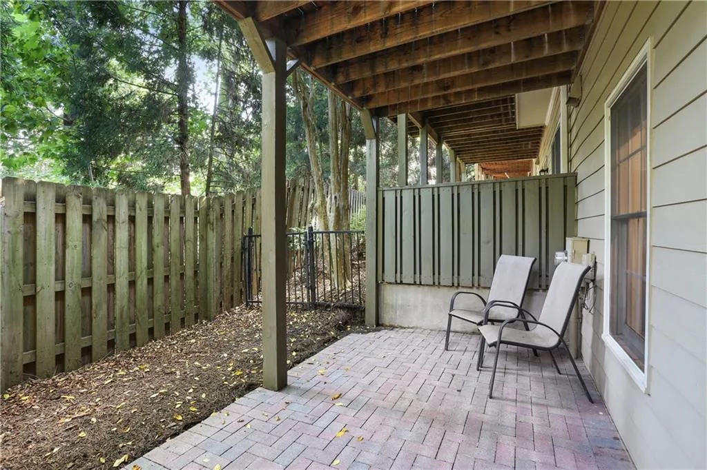 194 Meeting Lane, Atlanta, Georgia 30342, 4 Bedrooms Bedrooms, ,3 BathroomsBathrooms,Residential,Sold,194 Meeting Lane,6064612