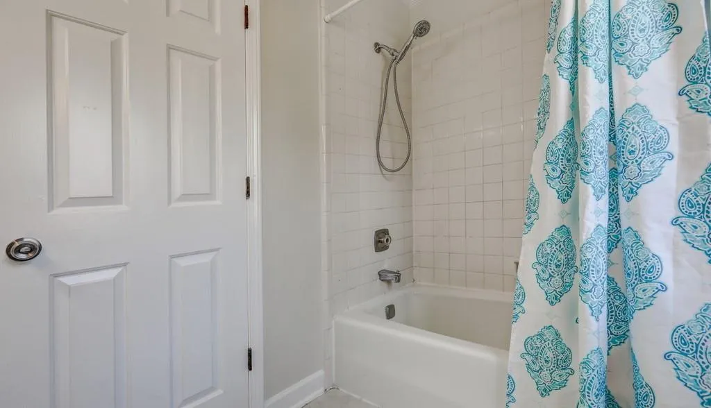 7543 Kinsella Court, Sandy Springs, Georgia 30350, 4 Bedrooms Bedrooms, ,2 BathroomsBathrooms,Residential,Sold,7543 Kinsella Court,6519396