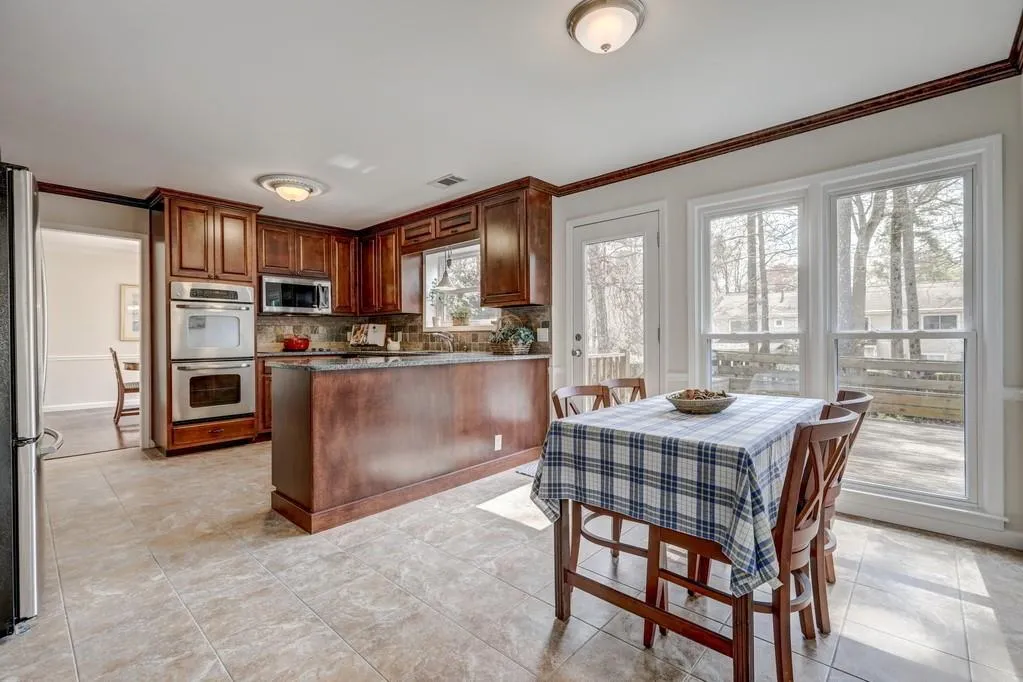 7543 Kinsella Court, Sandy Springs, Georgia 30350, 4 Bedrooms Bedrooms, ,2 BathroomsBathrooms,Residential,Sold,7543 Kinsella Court,6519396