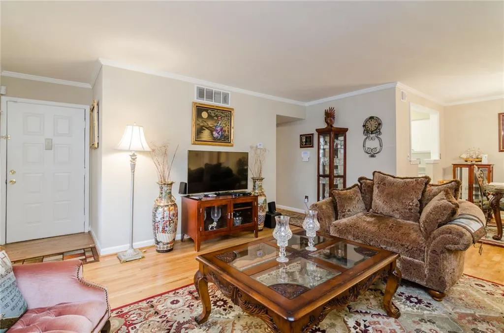 1207 Wingate Way, Sandy Springs, Georgia 30350, 2 Bedrooms Bedrooms, ,2 BathroomsBathrooms,Residential,Sold,1207 Wingate Way,5748907
