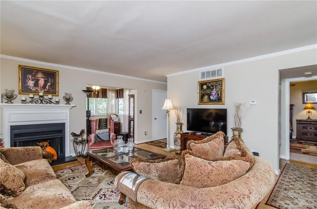 1207 Wingate Way, Sandy Springs, Georgia 30350, 2 Bedrooms Bedrooms, ,2 BathroomsBathrooms,Residential,Sold,1207 Wingate Way,5748907