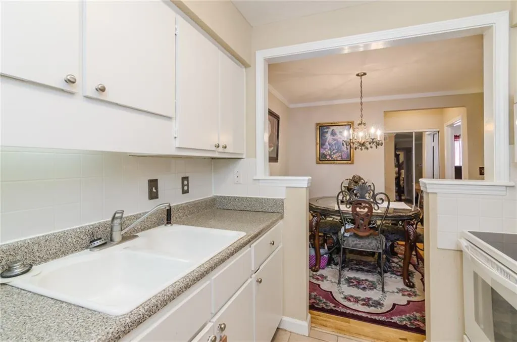 1207 Wingate Way, Sandy Springs, Georgia 30350, 2 Bedrooms Bedrooms, ,2 BathroomsBathrooms,Residential,Sold,1207 Wingate Way,5748907
