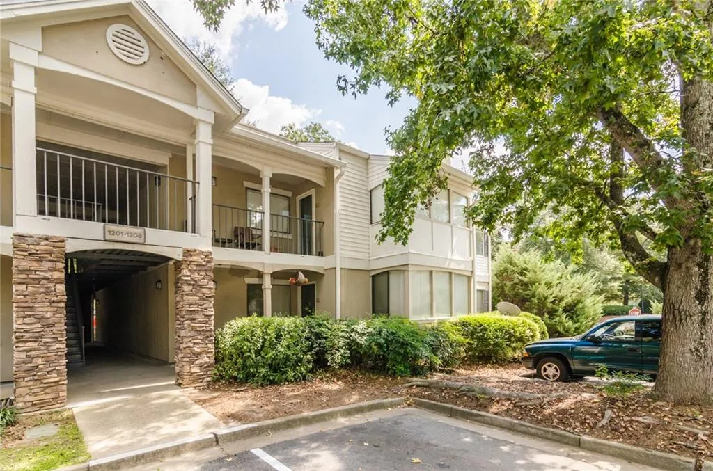 1207 Wingate Way, Sandy Springs, Georgia 30350, 2 Bedrooms Bedrooms, ,2 BathroomsBathrooms,Residential,Sold,1207 Wingate Way,5748907