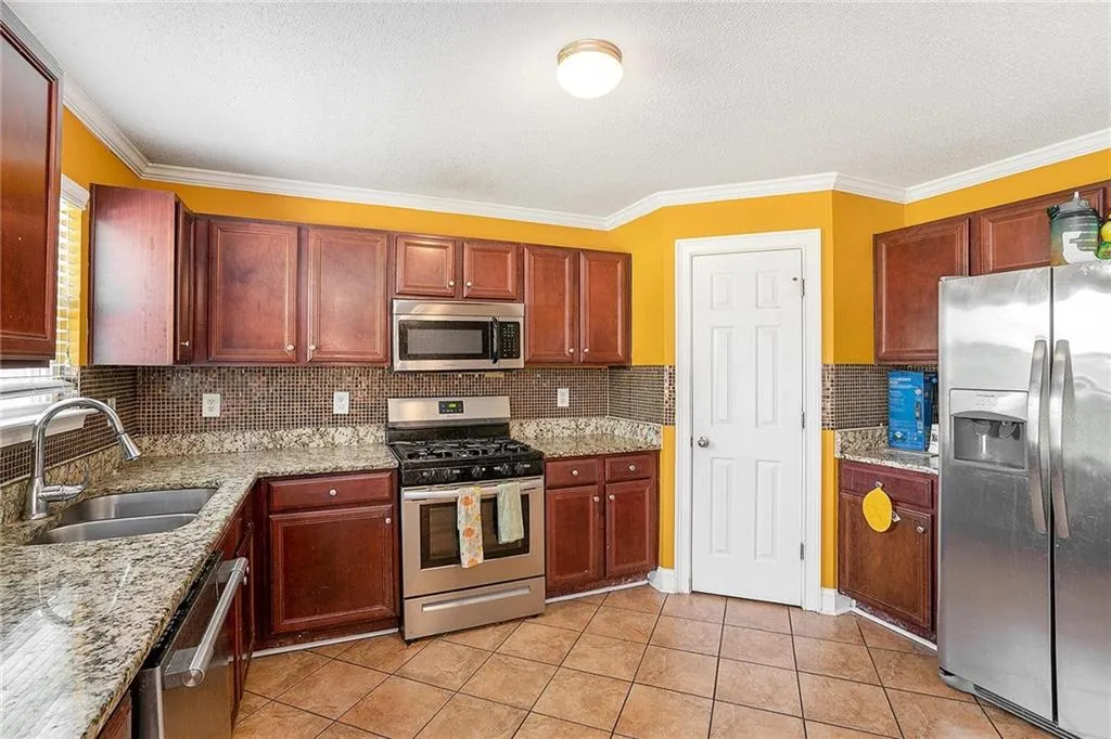 415 Tarpan Court, Fairburn, Georgia 30213, 5 Bedrooms Bedrooms, ,3 BathroomsBathrooms,Residential,For Sale,415 Tarpan Court,7668887