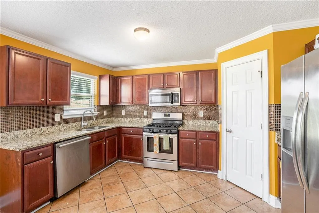 415 Tarpan Court, Fairburn, Georgia 30213, 5 Bedrooms Bedrooms, ,3 BathroomsBathrooms,Residential,For Sale,415 Tarpan Court,7668887