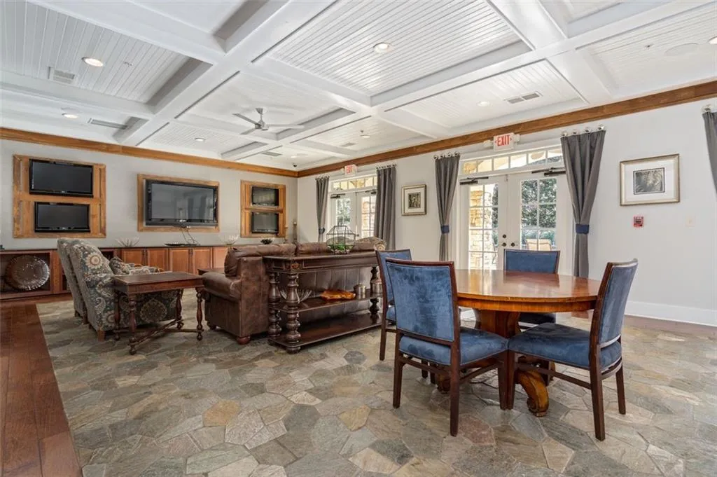 Perfect room for parties, watching the playoffs, Super Bowl get togethers, mah jong, poker, you name it. Perfect room for parties, watching the playoffs, Super Bowl get togethers, mah jong, poker, you name it.