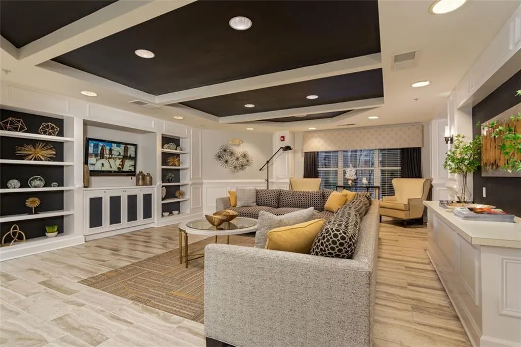 Your guests will be impressed by the lobby of the River House and its helpful concierge staff Your guests will be impressed by the lobby of the River House and its helpful concierge staff