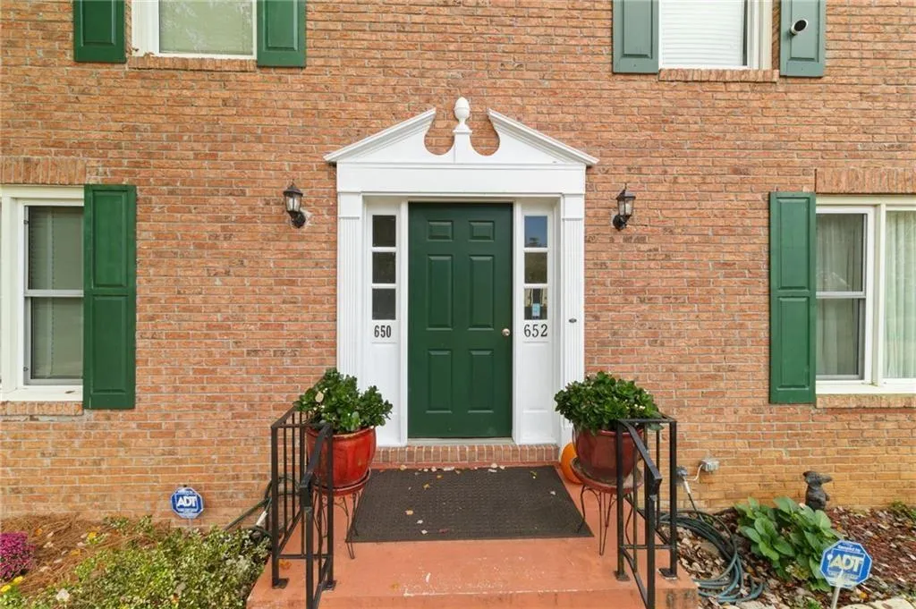 650 Corbin Lake Court, Atlanta, Georgia 30350, 3 Bedrooms Bedrooms, ,2 BathroomsBathrooms,Residential,For Sale,650 Corbin Lake Court,7671899 650 Corbin Lake Court, Atlanta, Georgia 30350, 3 Bedrooms Bedrooms, ,2 BathroomsBathrooms,Residential,For Sale,650 Corbin Lake Court,7671899