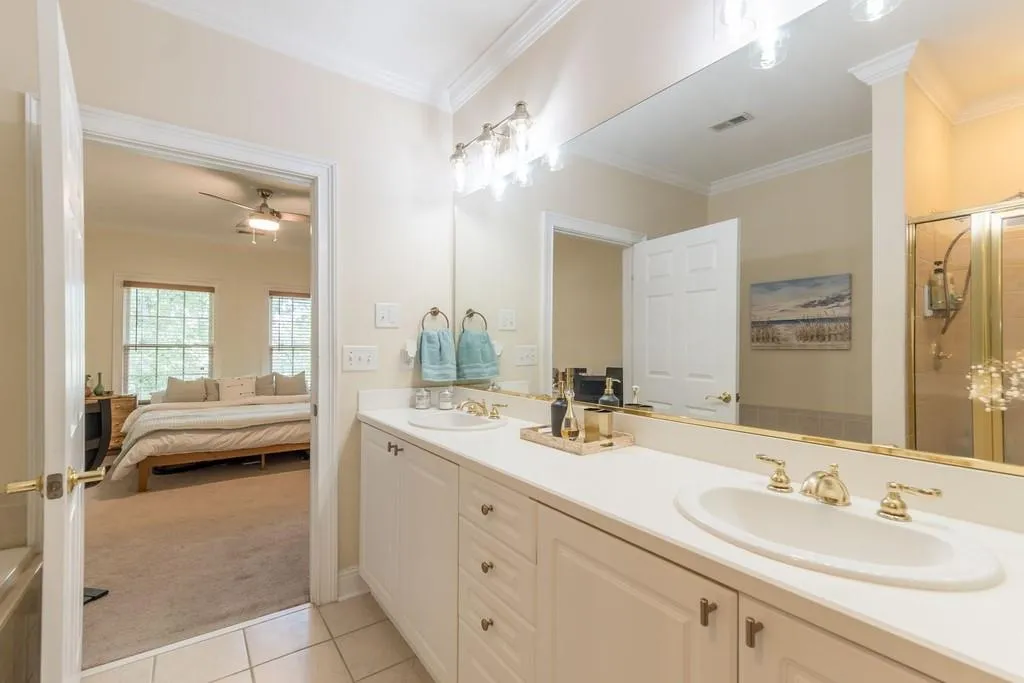 5415 Northland Drive E Unit 308, Sandy Springs, Georgia 30342, 1 Bedroom Bedrooms, ,1 BathroomBathrooms,Residential,Sold,5415 Northland Drive E Unit 308,6777461
