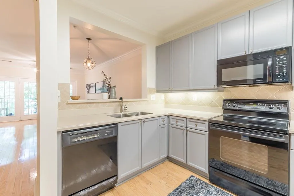5415 Northland Drive E Unit 308, Sandy Springs, Georgia 30342, 1 Bedroom Bedrooms, ,1 BathroomBathrooms,Residential,Sold,5415 Northland Drive E Unit 308,6777461