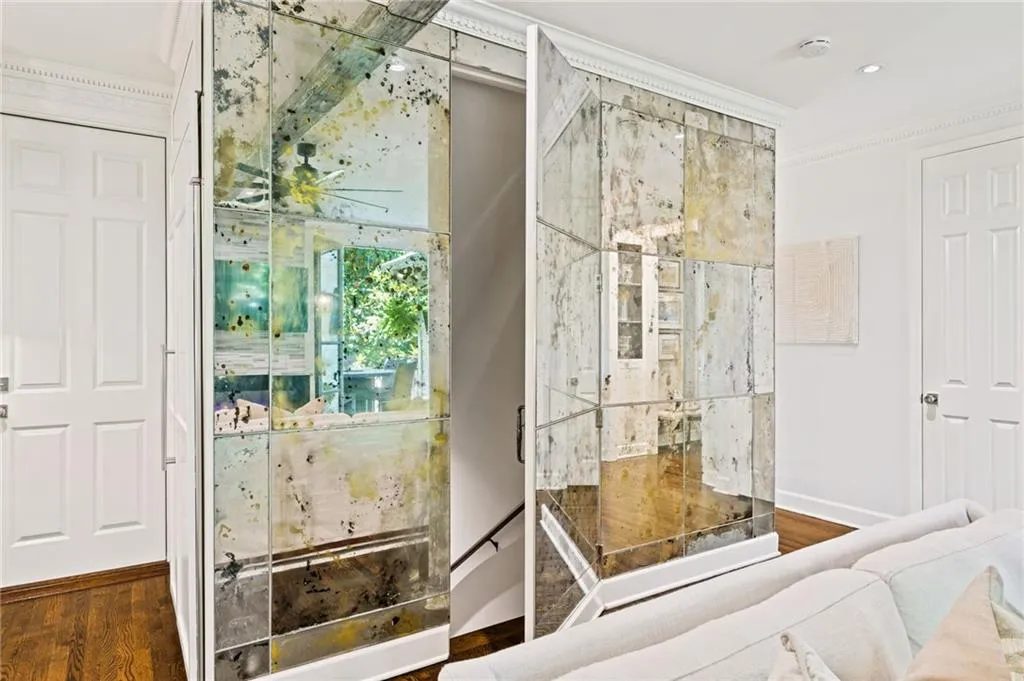 Atlanta, Georgia 30339, 3 Bedrooms Bedrooms, 0 ,2 BathroomsBathrooms,Residential,For Sale,7777531