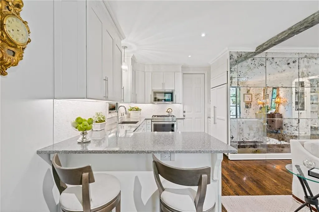 Atlanta, Georgia 30339, 3 Bedrooms Bedrooms, 0 ,2 BathroomsBathrooms,Residential,For Sale,7777531
